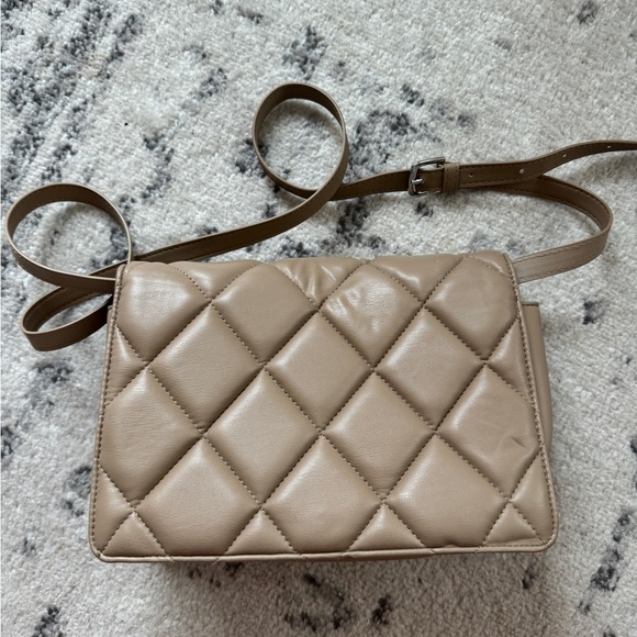 H&M Quilted Crossbody Bag - Picture 2 of 5
